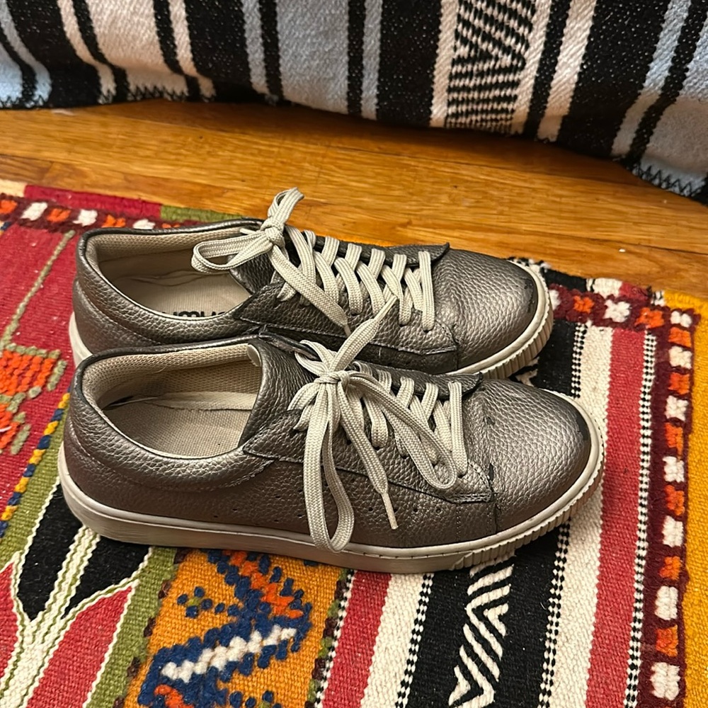 COPY - Metallic sneakers from Spain 37